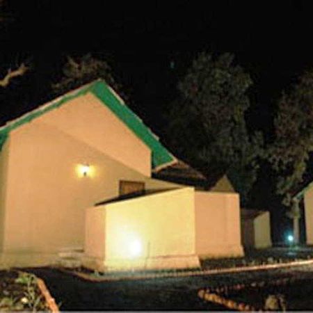 Hotel Tiger Lagoon Bandhavgarh National Park Zewnętrze zdjęcie